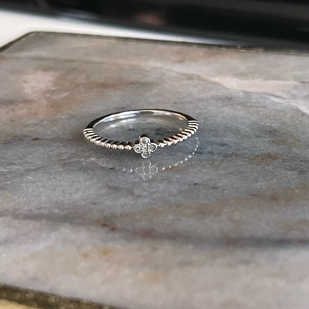 Clover Ring - image 1